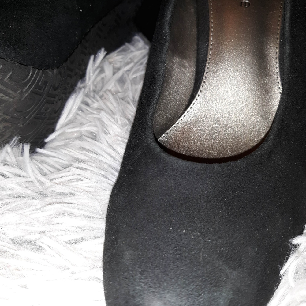 Heels - Picture 3 of 4